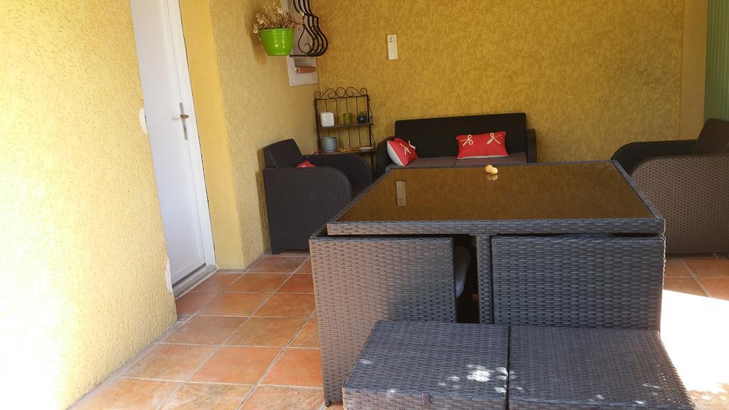 Villa Petit Studio Au Calme La Crau Exterior foto